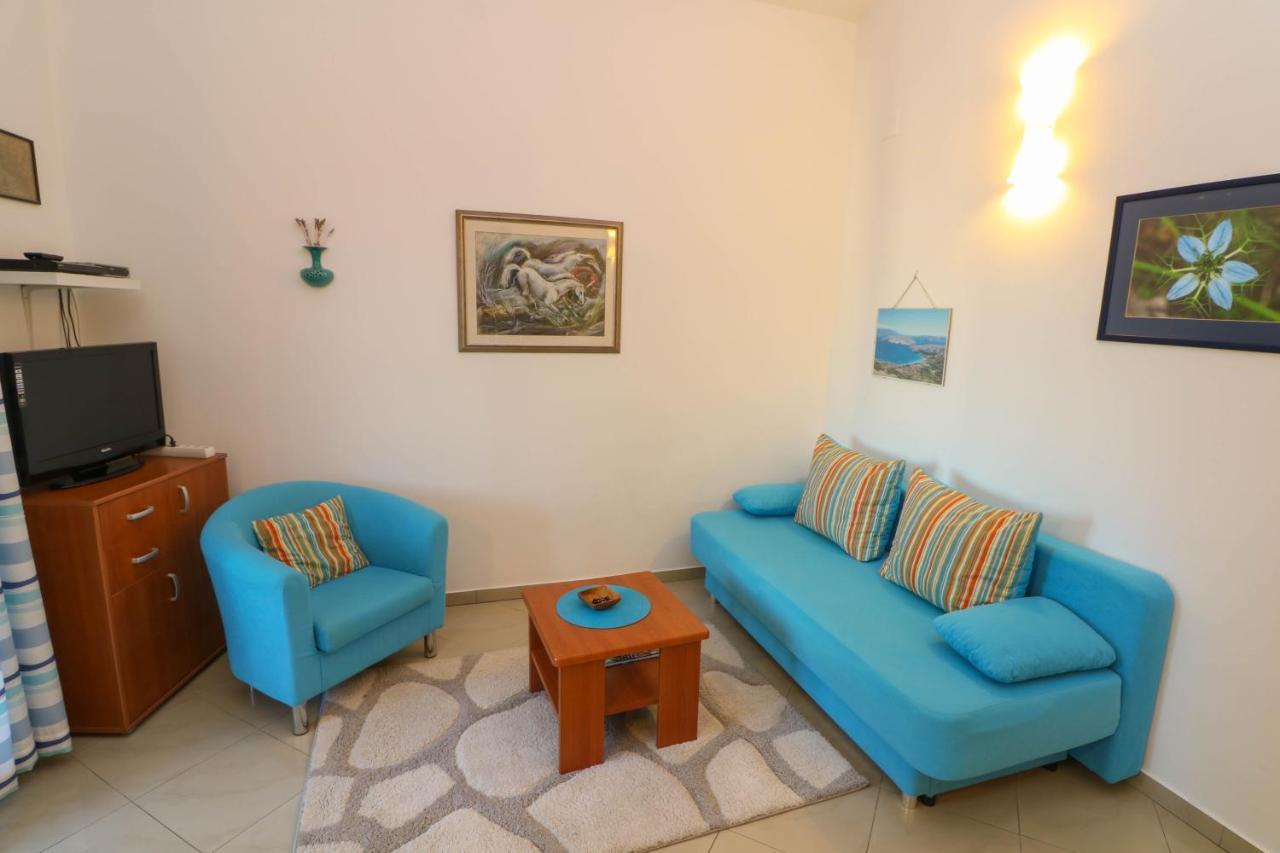 Apartments Blue And Green With Balcony Baška Dış mekan fotoğraf